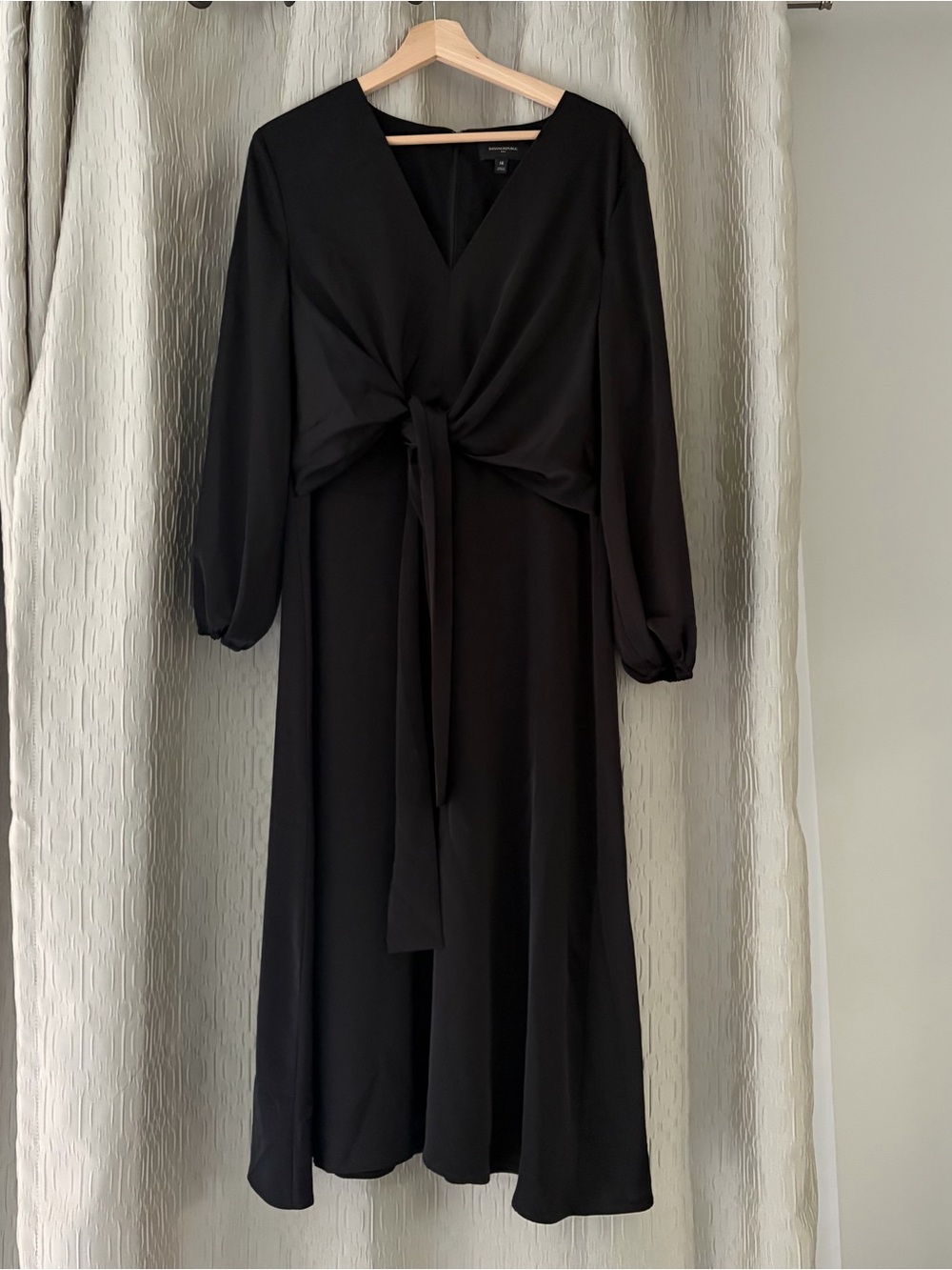 Banana Republic Black Midi Tie-Front Long Sleeve Dress